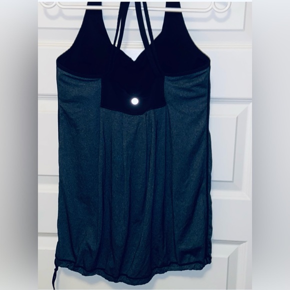 #207 Lululemon hot class tank size 4, PTP 15 - Picture 4 of 8